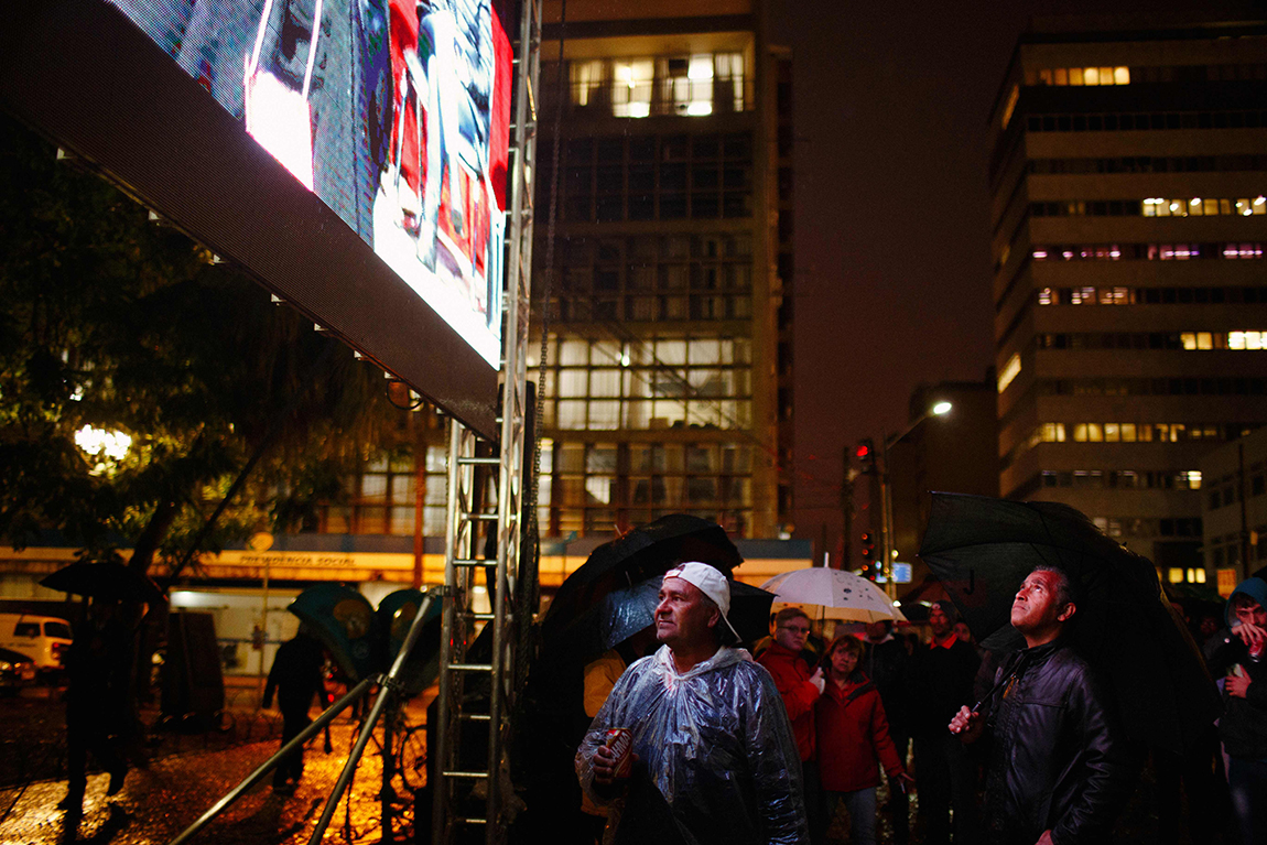 mariana-alves-fotografia-curitiba-dilma-circo-da-democracia (146)