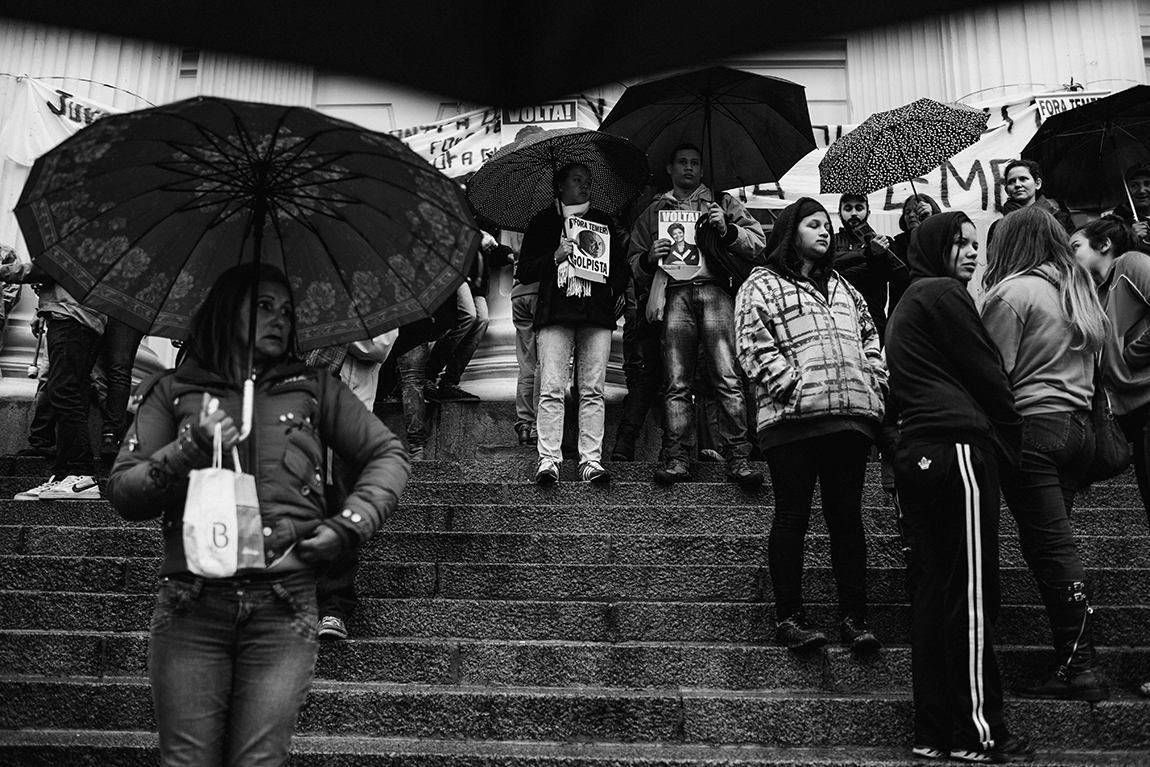 mariana-alves-fotografia-curitiba-dilma-circo-da-democracia (18)