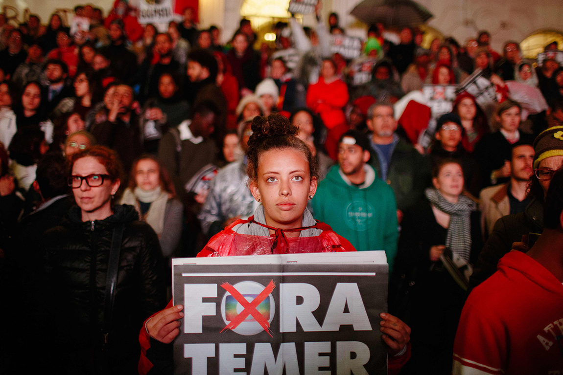 mariana-alves-fotografia-curitiba-dilma-circo-da-democracia (210)