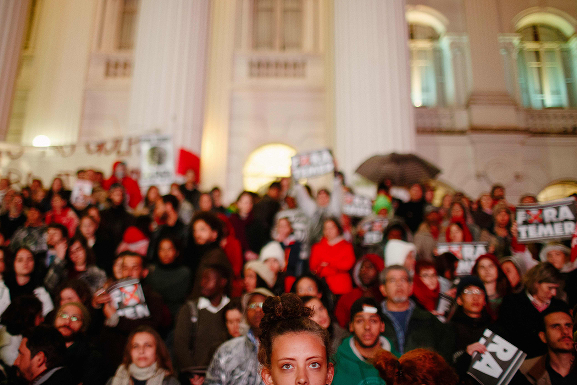 mariana-alves-fotografia-curitiba-dilma-circo-da-democracia (218-2)