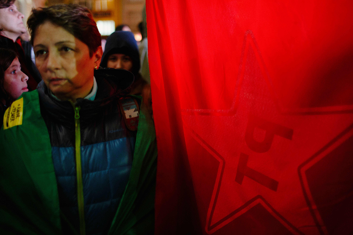 mariana-alves-fotografia-curitiba-dilma-circo-da-democracia (219)