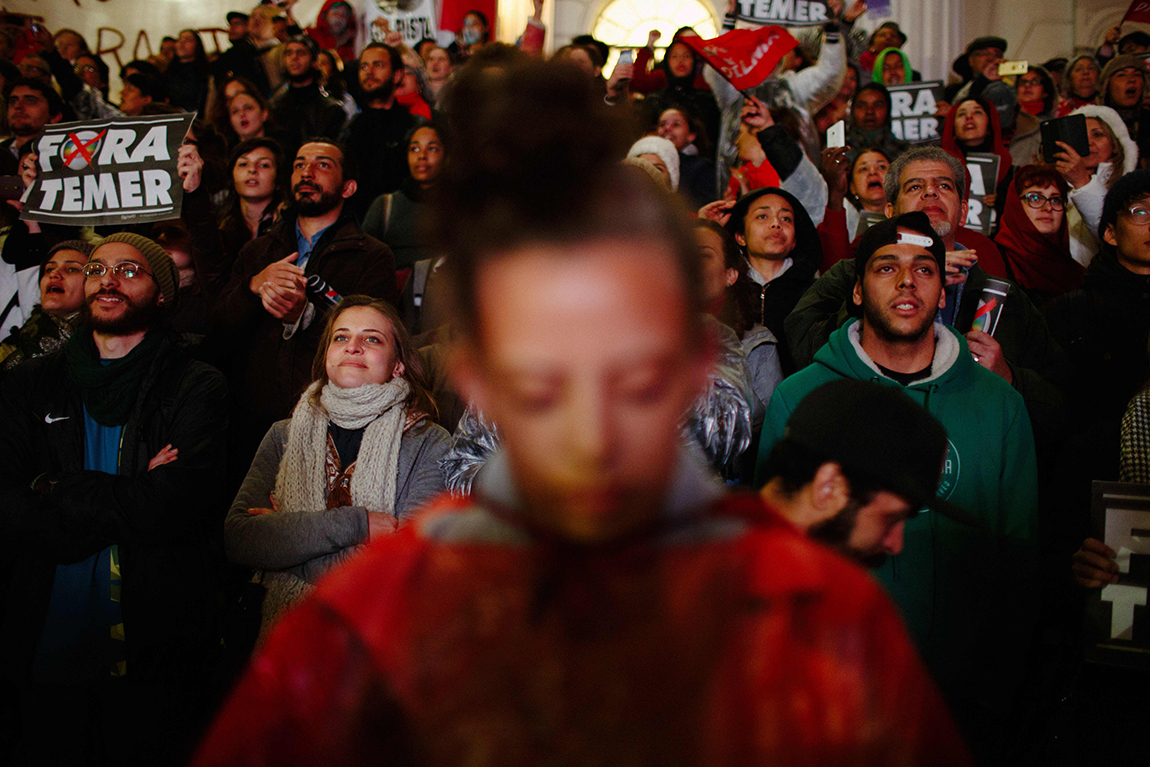 mariana-alves-fotografia-curitiba-dilma-circo-da-democracia (224)