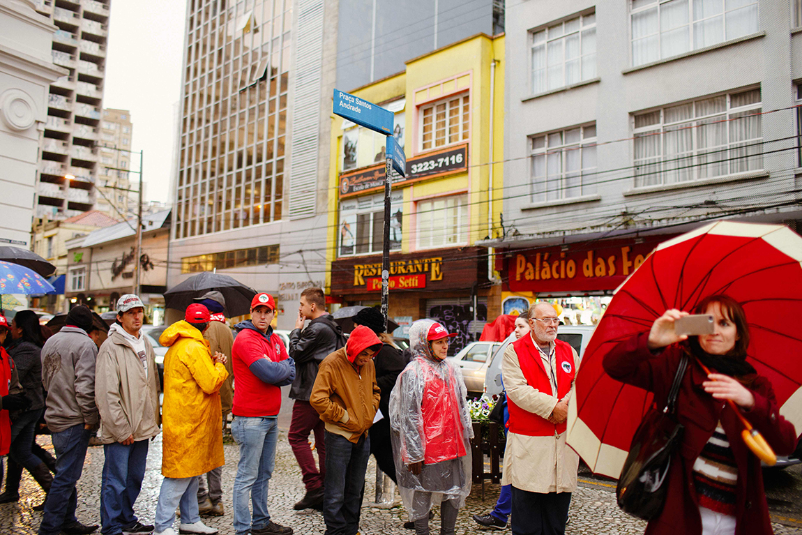 mariana-alves-fotografia-curitiba-dilma-circo-da-democracia (54)